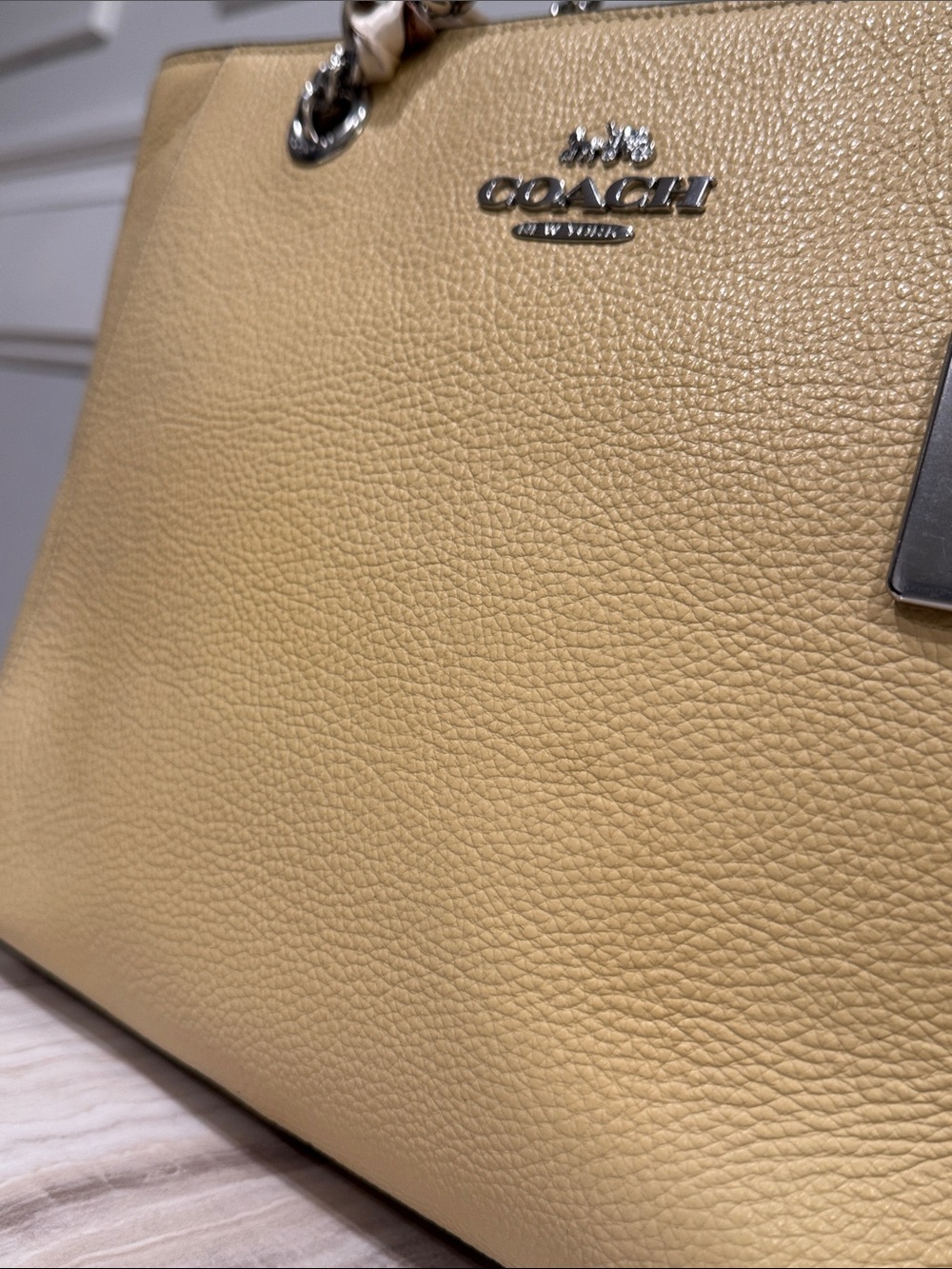 Coach Bag Cammie Pale Yellow Pebbled Leather Tote with Chain-Strap Handles - Picture 13 of 17